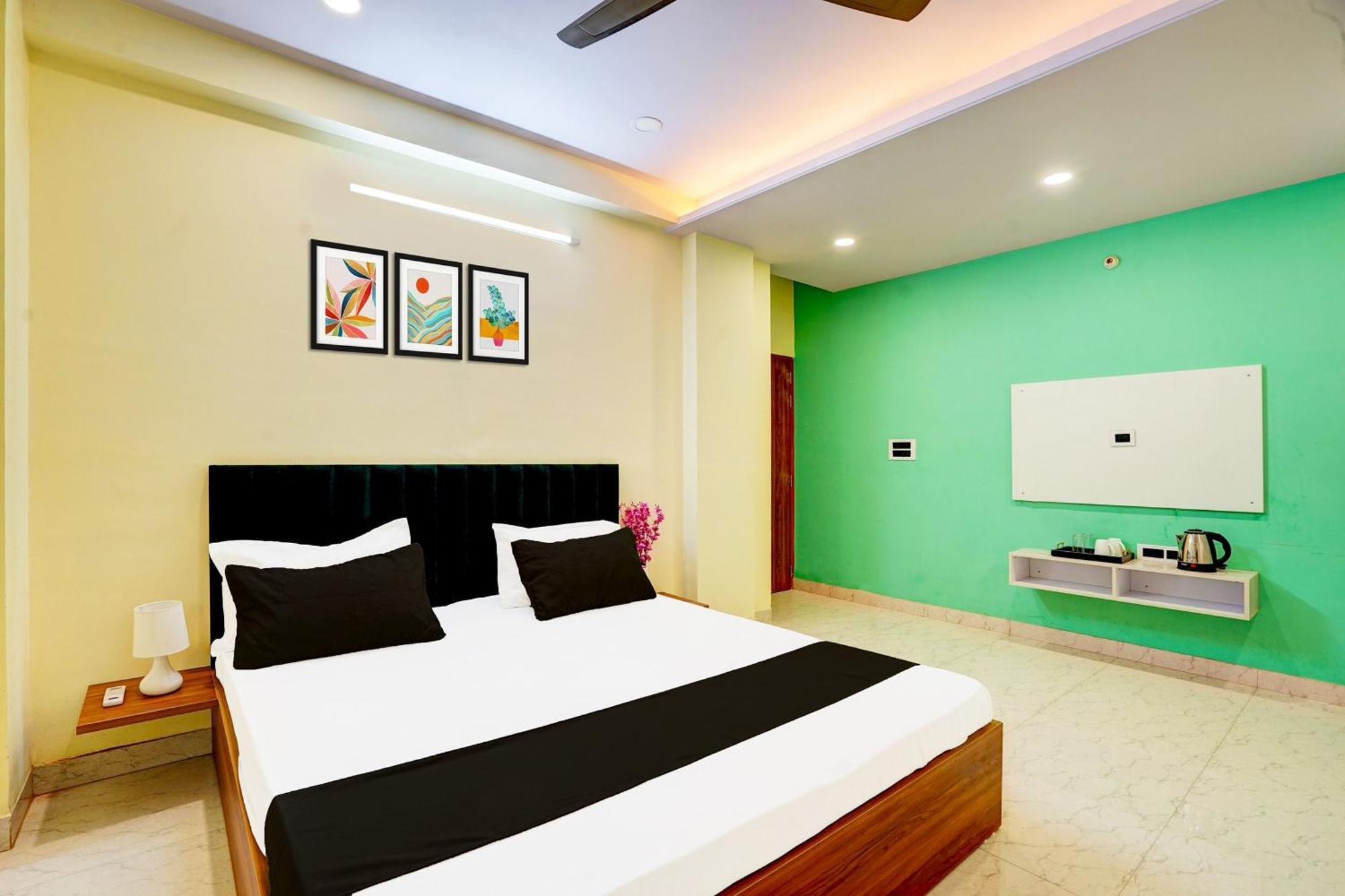 Spot On Aradhana Hotel 3*